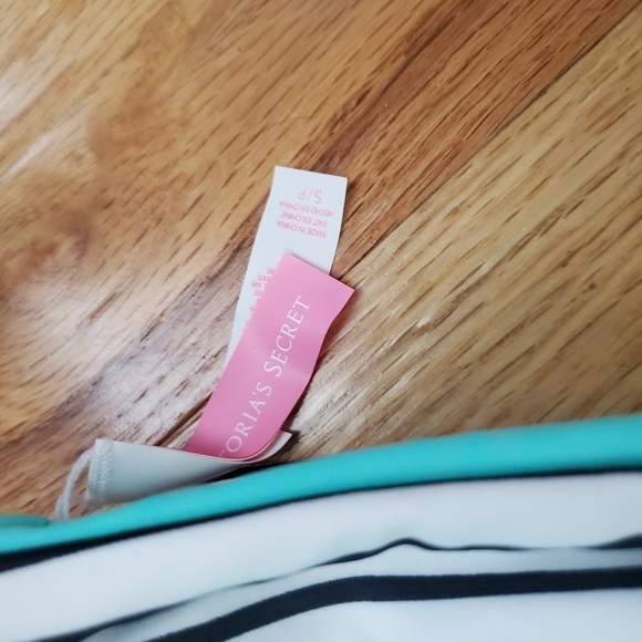 Set of Two Swim Tops - Picture 7 of 7